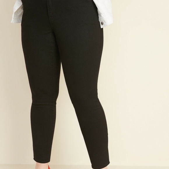Mid-Rise Plus-Size Pop Icon Skinny Black Jeans - Picture 1 of 11